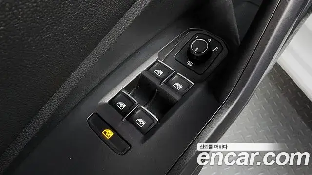 Volkswagen Jetta 2021 — ფოტო 28/32