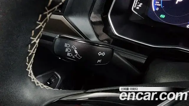 Volkswagen Jetta 2021 — ფოტო 17/32