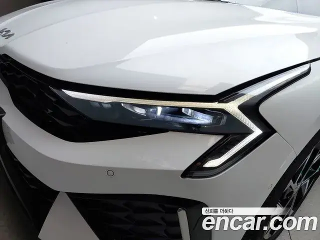 Kia K5 2023 — Şəkil 21/35