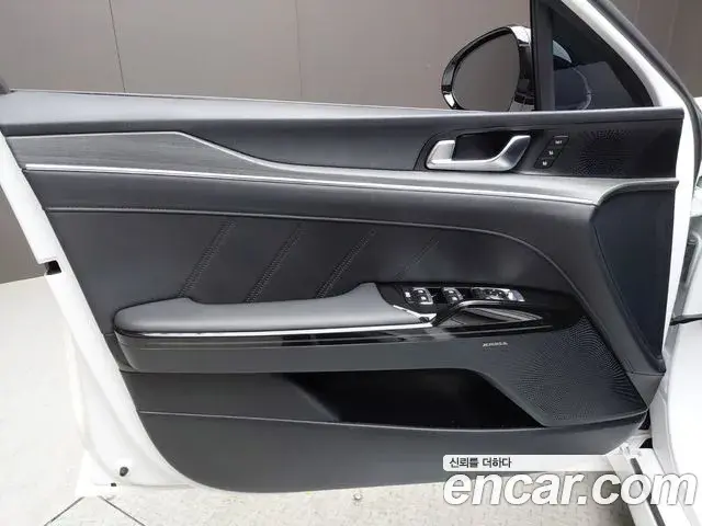 Kia K5 2023 — Şəkil 32/35