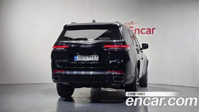Jeep Grand Cherokee 2022 — Photo 9/39
