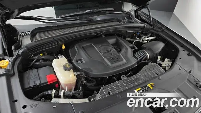 Jeep Grand Cherokee 2022 — Photo 33/39