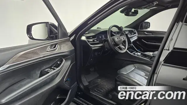 Jeep Grand Cherokee 2022 — Photo 38/39