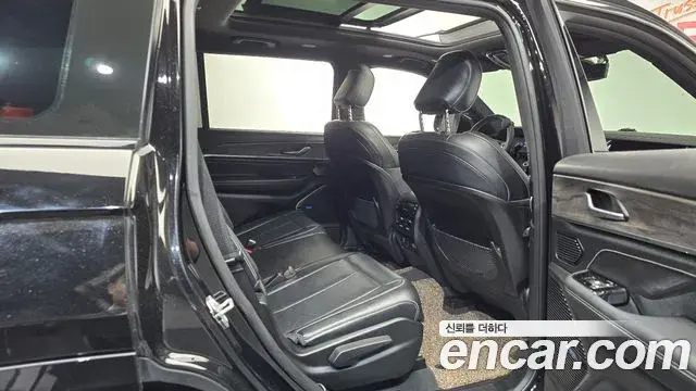 Jeep Grand Cherokee 2022 — Photo 2/39