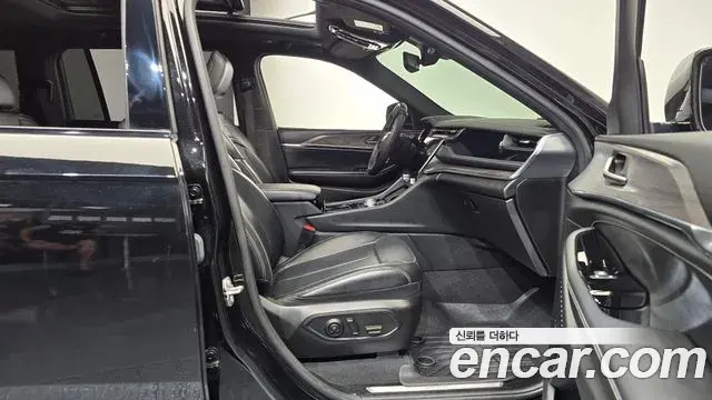 Jeep Grand Cherokee 2022 — Photo 36/39