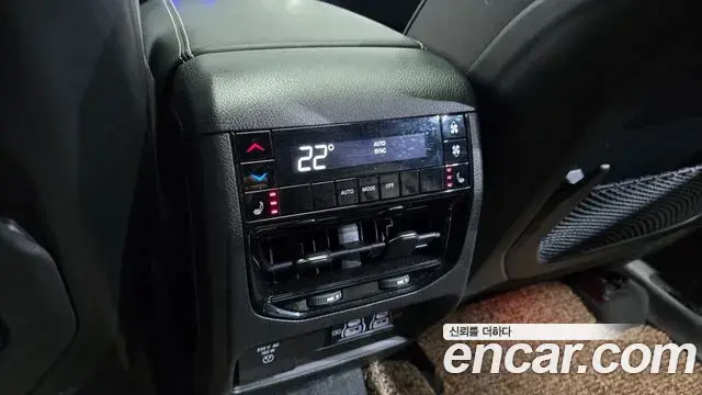 Jeep Grand Cherokee 2022 — Photo 16/39