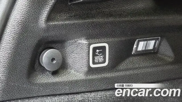 Jeep Grand Cherokee 2022 — Photo 28/39