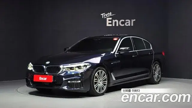 BMW 5 Series 2018 — Фото 10/20