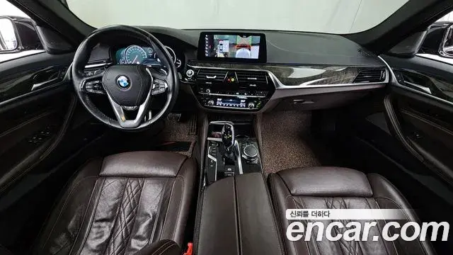 BMW 5 Series 2018 — Фото 6/20