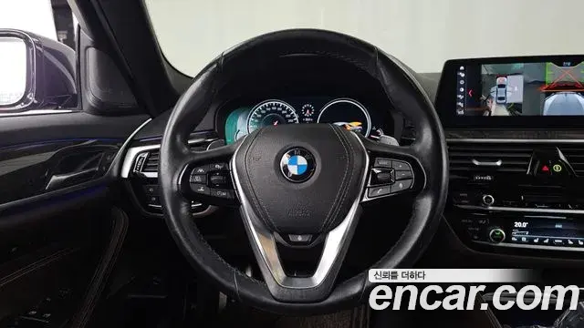 BMW 5 Series 2018 — Фото 13/20
