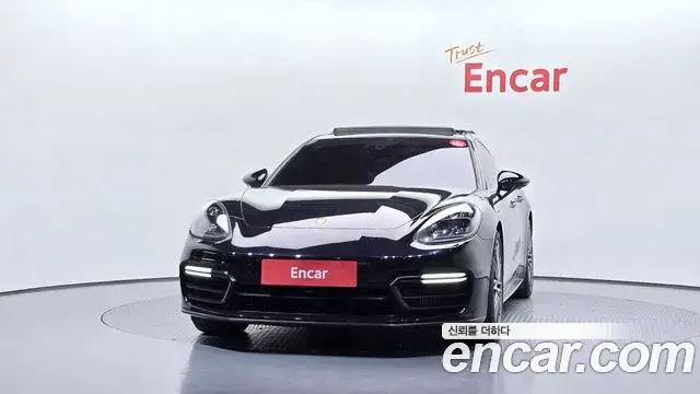 Porsche Panamera 2019 — Photo 25/31