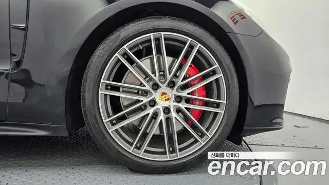 Porsche Panamera 2019 — Photo 2/31