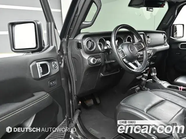 Jeep Wrangler 2021 — Фото 11/20