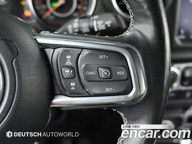 Jeep Wrangler 2021 — Фото 18/20