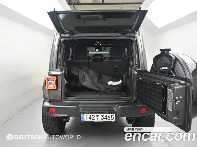 Jeep Wrangler 2021 — Фото 20/20