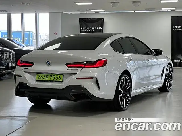 BMW 8 Series 2025 — Photo 9/20