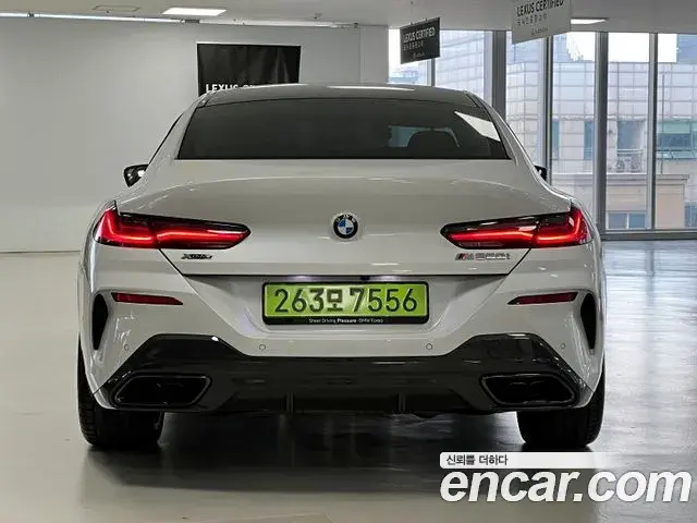 BMW 8 Series 2025 — Photo 11/20