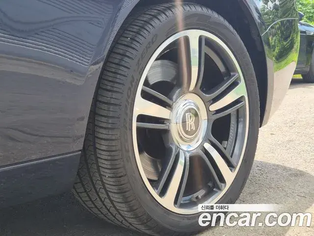 Rolls-Royce Wraith 2018 — ფოტო 3/10