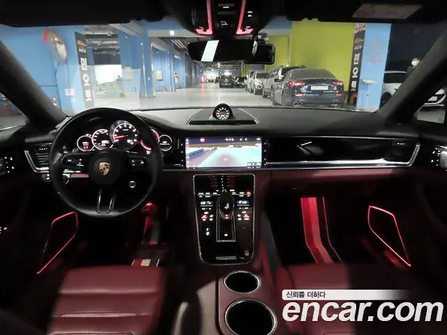 Porsche Panamera 2021 — ფოტო 4/19