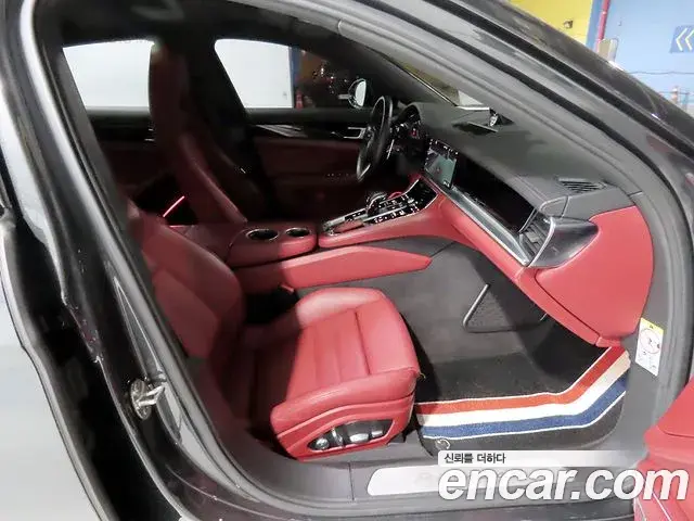 Porsche Panamera 2021 — ფოტო 12/19