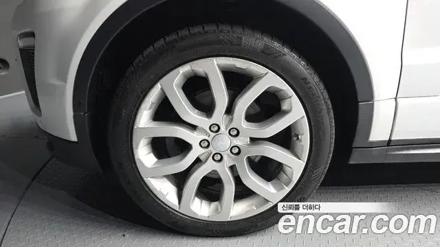 Land Rover Range Rover Evoque 2018 — Photo 16/20