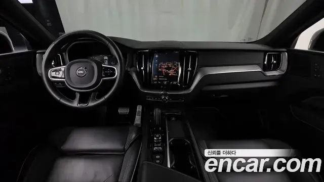 Volvo XC60 2021 — Şəkil 6/36