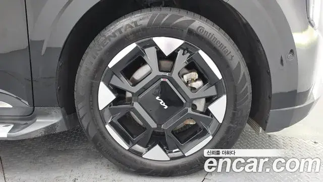 Kia Carnival 2024 — Şəkil 39/41