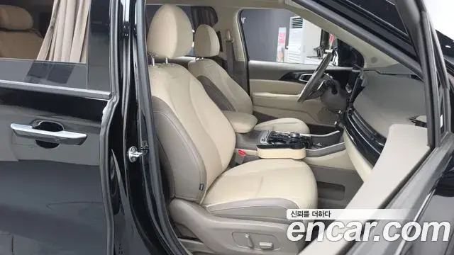 Kia Carnival 2024 — Şəkil 27/41