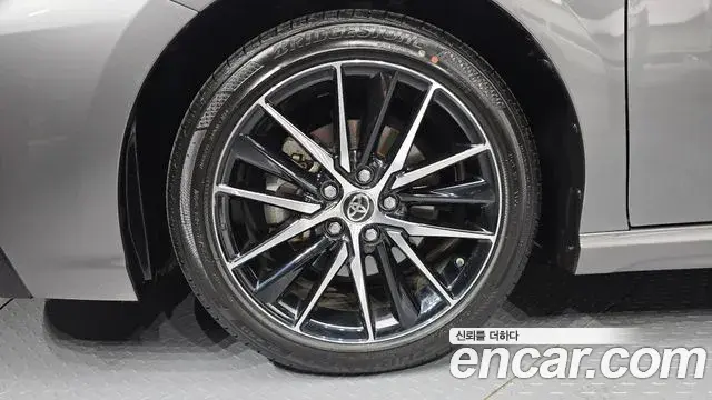 Toyota Camry 2024 — Photo 24/31