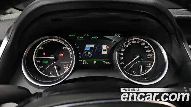 Toyota Camry 2024 — Photo 6/31