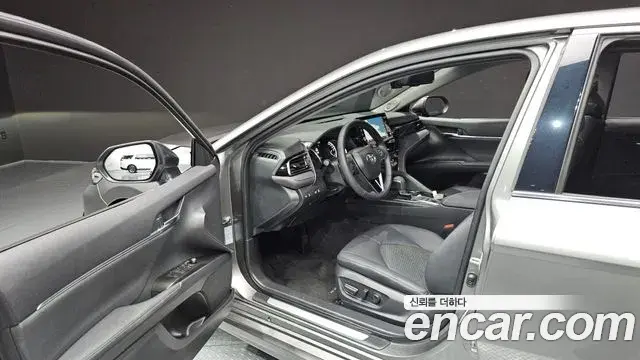 Toyota Camry 2024 — Photo 30/31