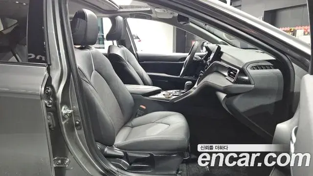 Toyota Camry 2024 — Photo 28/31