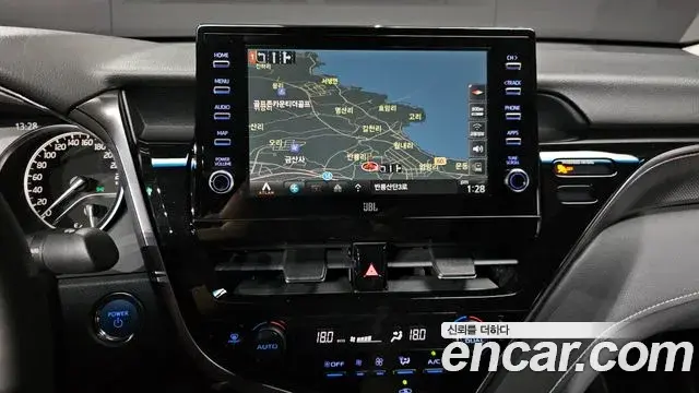 Toyota Camry 2024 — Photo 20/31