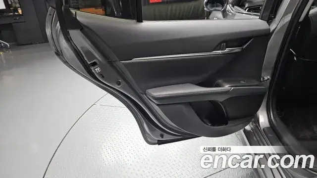 Toyota Camry 2024 — Photo 14/31