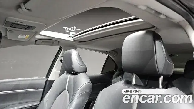 Toyota Camry 2024 — Photo 10/31