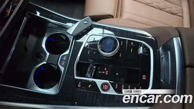BMW X5 2025 — Photo 8/30