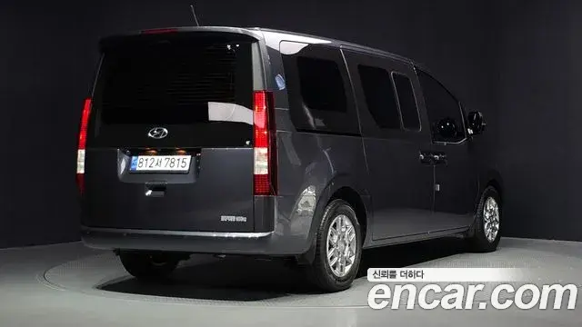 Hyundai Staria 2022 — Фото 2/20