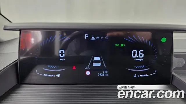 Hyundai Staria 2022 — Фото 8/20