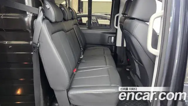 Hyundai Staria 2022 — Фото 12/20