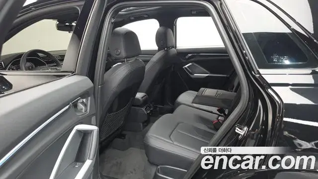 Audi Q3 2025 — Photo 12/33