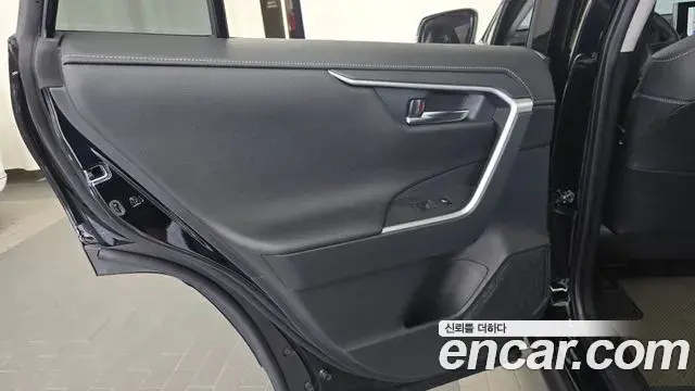 Toyota RAV4 2024 — Photo 14/33