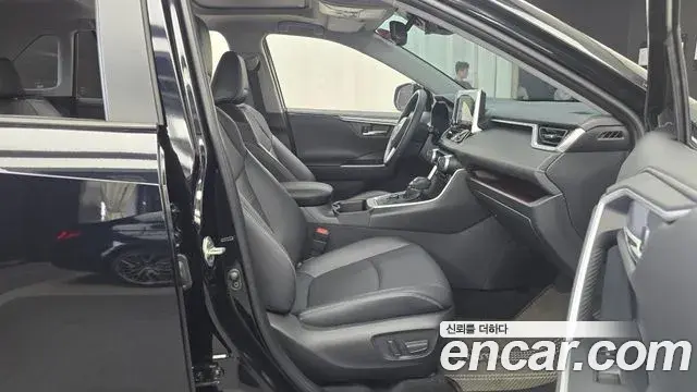 Toyota RAV4 2024 — Photo 28/33
