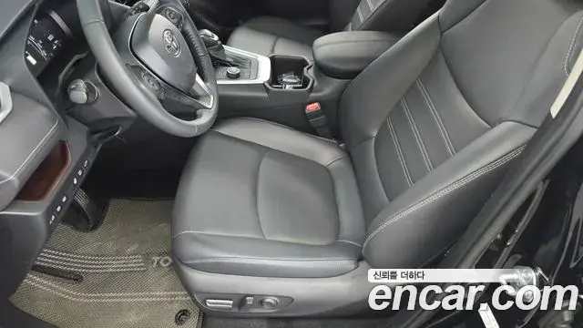 Toyota RAV4 2024 — Photo 10/33