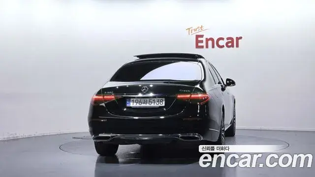 Mercedes-Benz S-Class 2023 — ფოტო 10/31