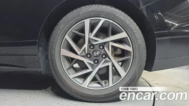 Hyundai Grandeur Hybrid 2022 — Photo 27/32
