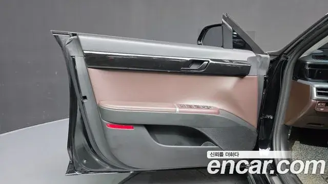 Hyundai Grandeur Hybrid 2022 — Photo 8/32