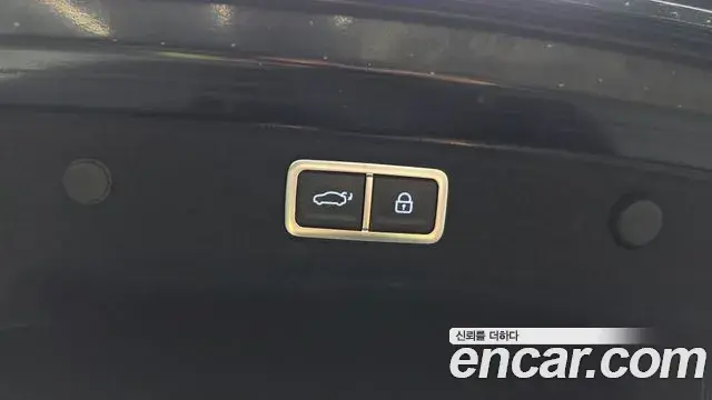Hyundai Grandeur Hybrid 2022 — Photo 17/32