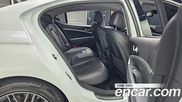 Genesis G70 2018 — Şəkil 28/30