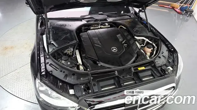 Mercedes-Benz S-Class 2022 — ფოტო 31/33