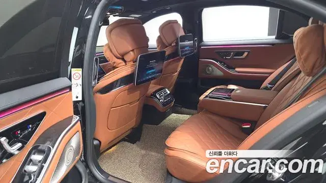 Mercedes-Benz S-Class 2022 — ფოტო 28/33